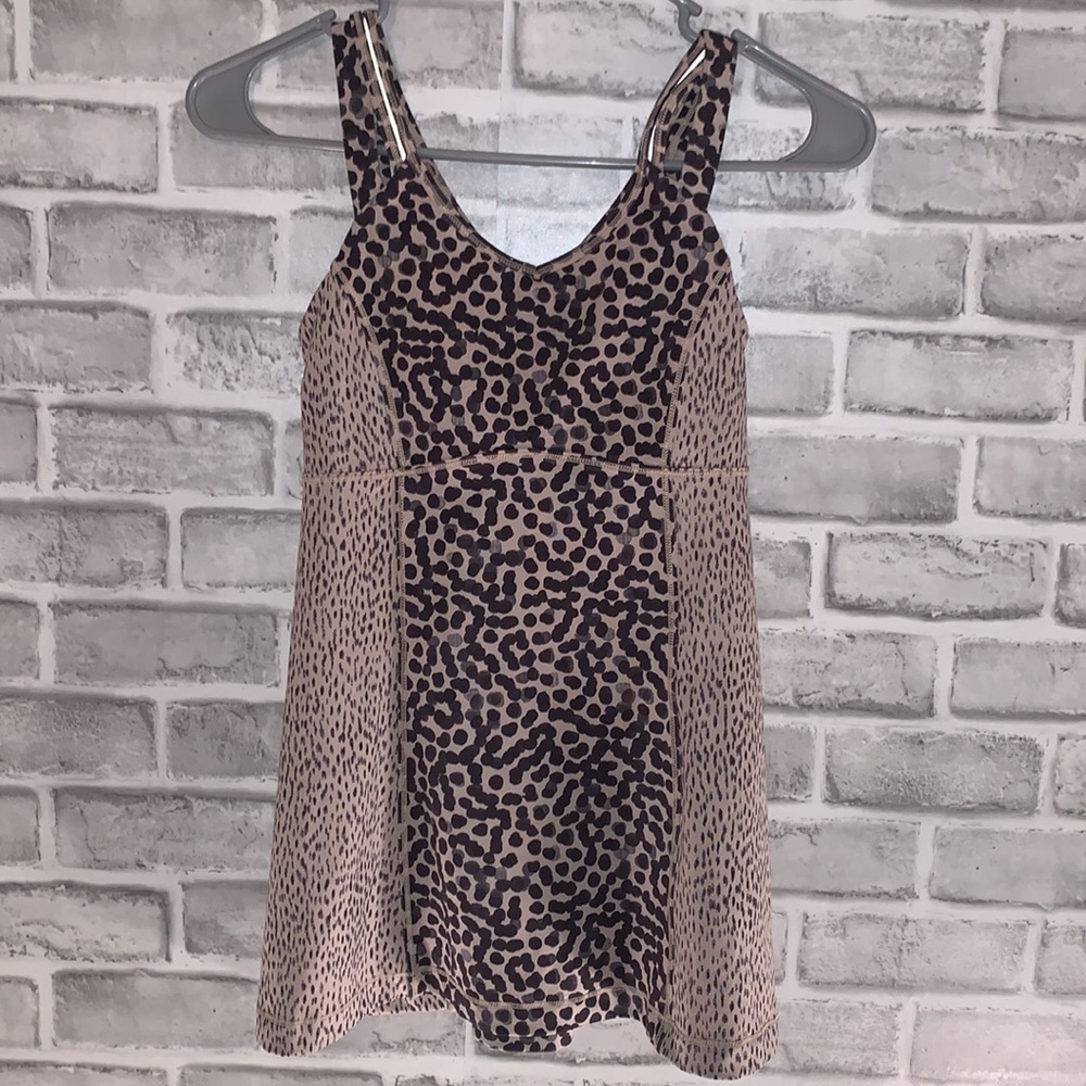 Lululemon Tank Size 4 GREAT CONDITION!!
